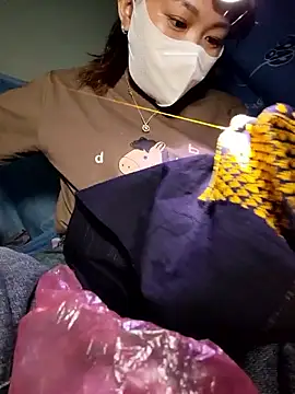 MiuNazz online show from March 27, 1:45 pm