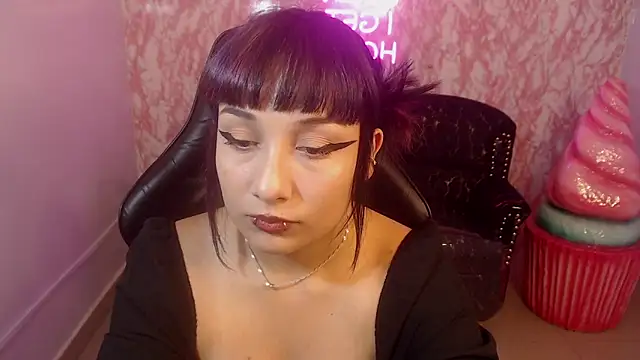 Snapshot of chloe_s_ch chatting on March 2, 7:54 pm chloe s ch online show from March 2, 7:54 pm