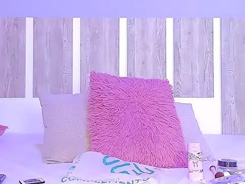 EmilySearss online show from March 14, 8:04 pm