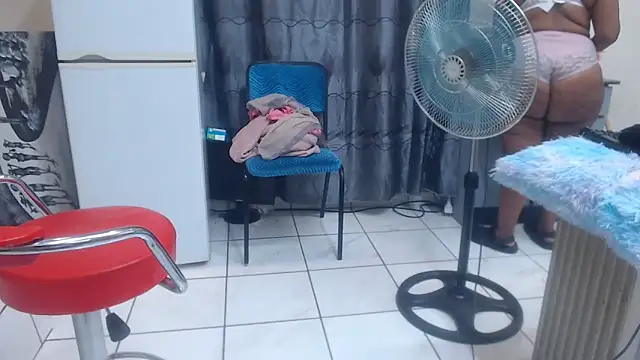 SexyNontyXX online show from April 17, 11:57 am