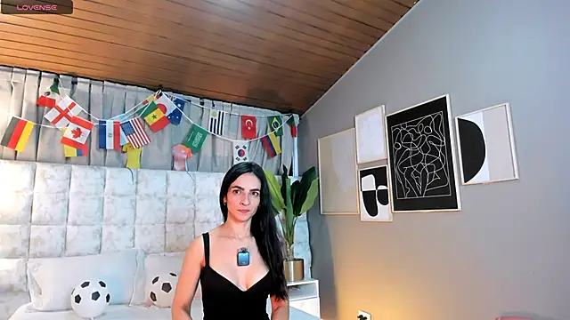 Snapshot of Samantha_Velle chatting on June 12, 2:48 pm Samantha Velle online show from June 12, 2:48 pm