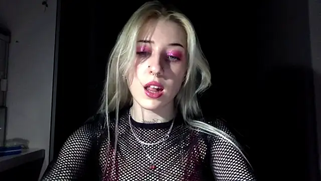 EmmyWet online show from March 18, 8:32 pm