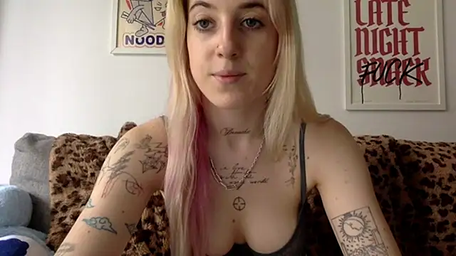 Snapshot of EmmyWet chatting on July 21, 12:17 pm EmmyWet online show from July 21, 12:17 pm