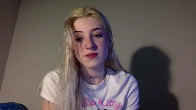 Snapshot of EmmyWet chatting on February 27, 8:30 pm EmmyWet online show from February 27, 8:30 pm