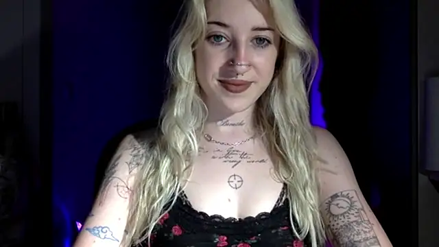 Snapshot of EmmyWet chatting on June 20, 4:12 pm EmmyWet online show from June 20, 4:12 pm