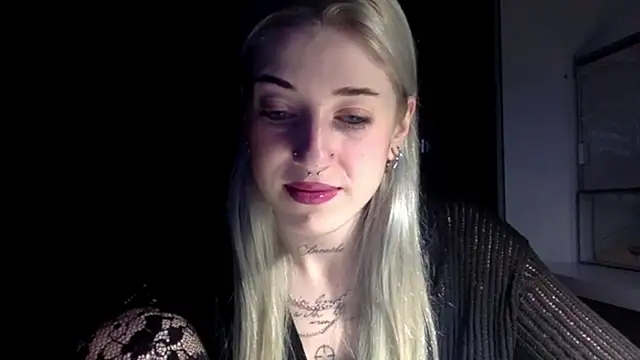 Snapshot of EmmyWet chatting on March 2, 4:47 pm EmmyWet online show from March 2, 4:47 pm