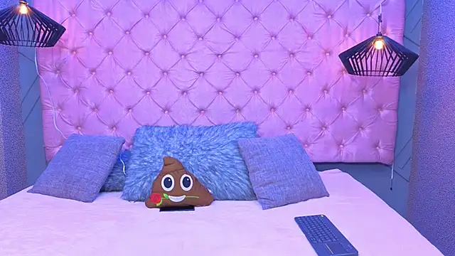 SARA HORNY- online show from May 12, 4:20 am