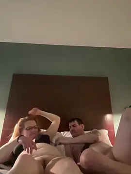 Snapshot of tommyandjen chatting on April 5, 5:30 pm tommyandjen online show from April 5, 5:30 pm