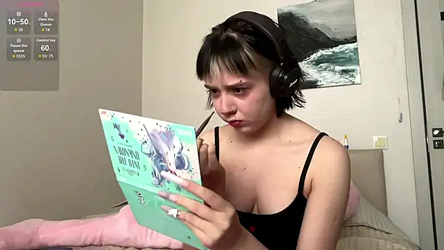 AueshaSimon online show from March 15, 5:03 am