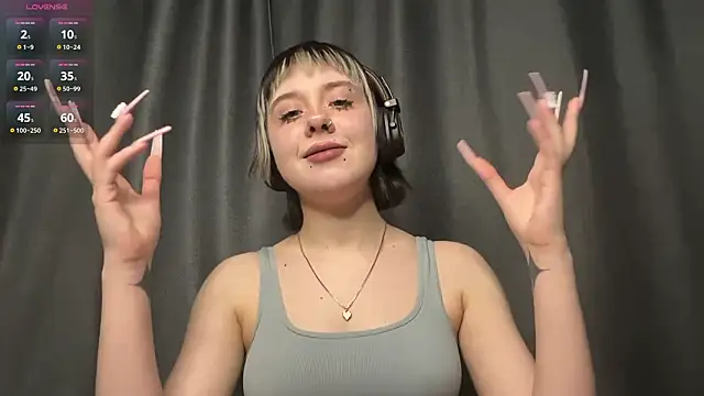 AueshaSimon online show from March 12, 9:02 am