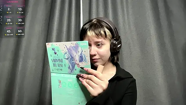 AueshaSimon online show from March 31, 5:09 am