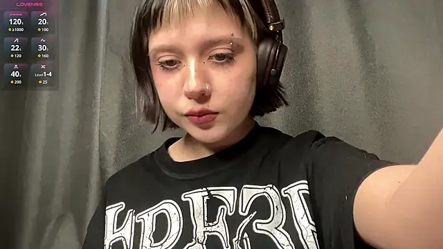 AueshaSimon online show from March 9, 9:02 am