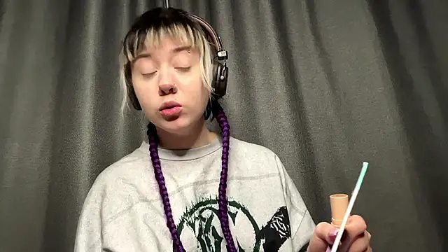 AueshaSimon online show from March 20, 5:08 am