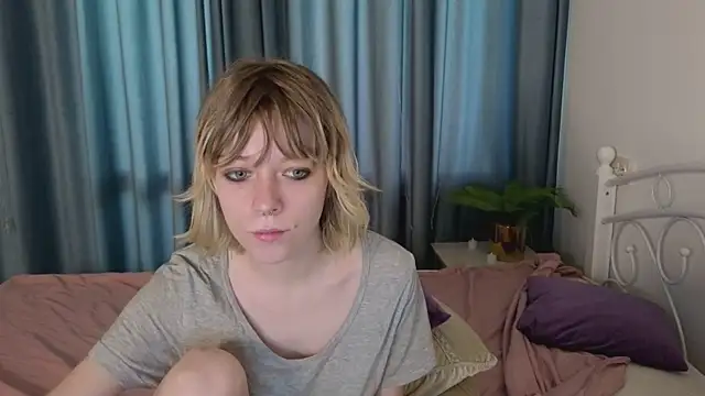 MollySally online show from May 13, 4:08 am