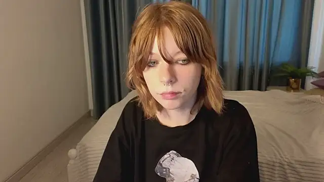 Snapshot of MollySally chatting on July 10, 4:12 am MollySally online show from July 10, 4:12 am