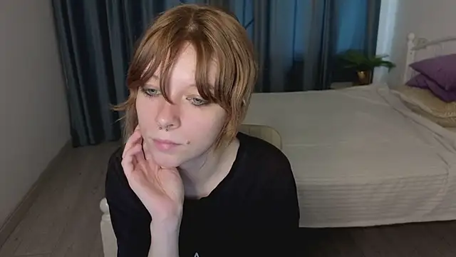 Snapshot of MollySally chatting on July 2, 4:29 am MollySally online show from July 2, 4:29 am