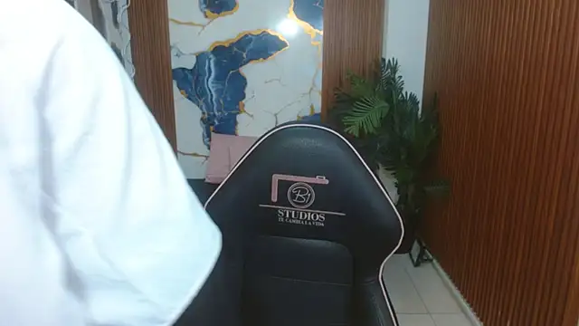 Lyra tay online show from April 8, 7:15 pm