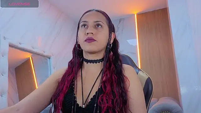 Snapshot of Lola_roses_tf chatting on July 18, 8:06 pm Lola roses tf online show from July 18, 8:06 pm