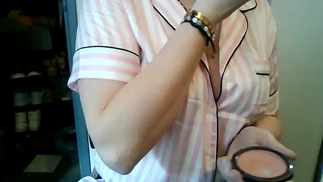 StaceyXOXO online show from February 28, 11:32 am