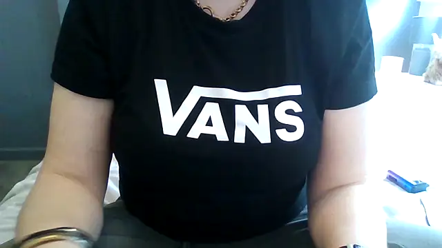 StaceyXOXO online show from March 15, 11:06 am