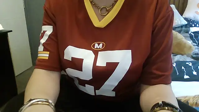 StaceyXOXO online show from March 26, 5:11 pm