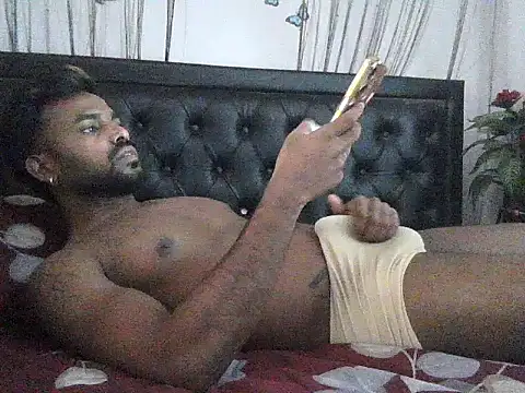 Hunkytop online show from May 11, 4:36 am