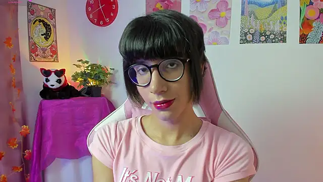 Madeline 21 online show from March 7, 5:25 am