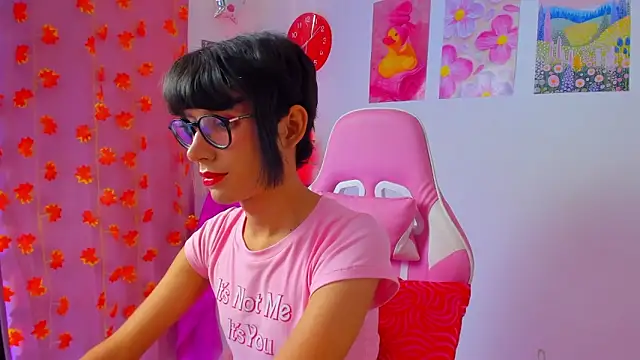 Madeline 21 online show from April 12, 12:08 pm