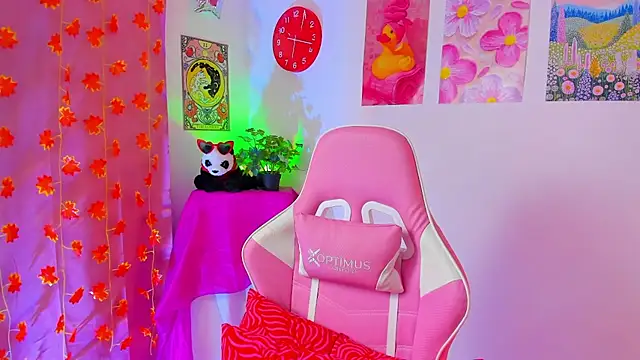 Madeline 21 online show from April 16, 12:17 pm