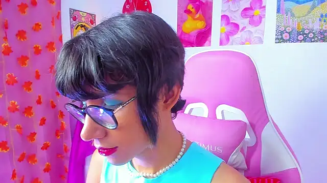 Madeline 21 online show from March 16, 5:26 am