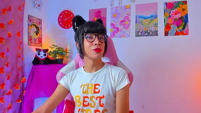 Madeline 21 online show from March 30, 5:09 am