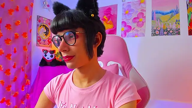 Madeline 21 online show from March 29, 5:09 am