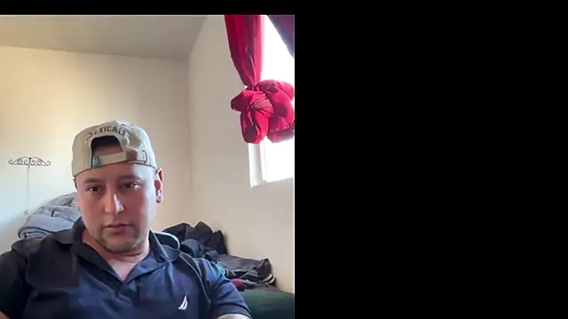 Snapshot of Oscar6867 chatting on February 27, 10:42 pm Oscar6867 online show from February 27, 10:42 pm