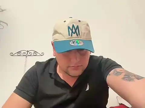 Snapshot of Oscar6867 chatting on February 27, 7:19 am Oscar6867 online show from February 27, 7:19 am