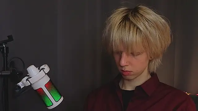 Snapshot of Mark_Shoyer2 chatting on March 1, 9:37 pm Mark Shoyer2 online show from March 1, 9:37 pm