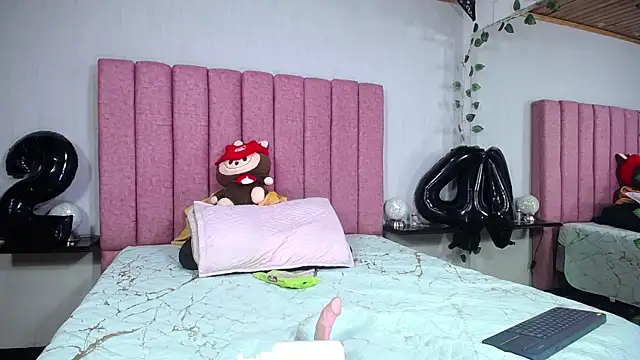 SaraLjordad online show from April 6, 7:48 pm