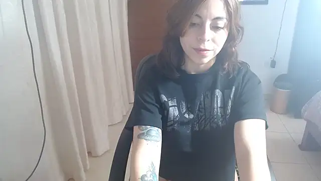 Snapshot of IrisArellano_ chatting on May 28, 3:51 pm IrisArellano online show from May 28, 3:51 pm