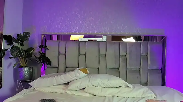 PaulinaLopez  online show from March 26, 9:24 pm