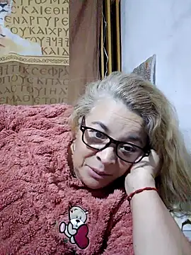 momismilf544 online show from May 17, 10:37 am