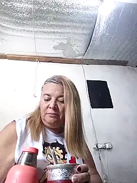 momismilf544 online show from April 19, 3:46 pm