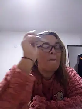 momismilf544 online show from May 1, 2:05 am