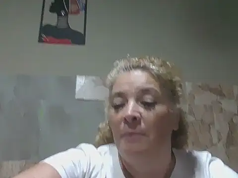 momismilf544 online show from March 30, 12:12 am