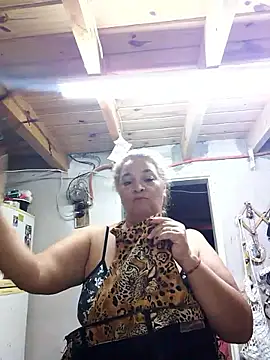 momismilf544 online show from April 14, 12:59 am