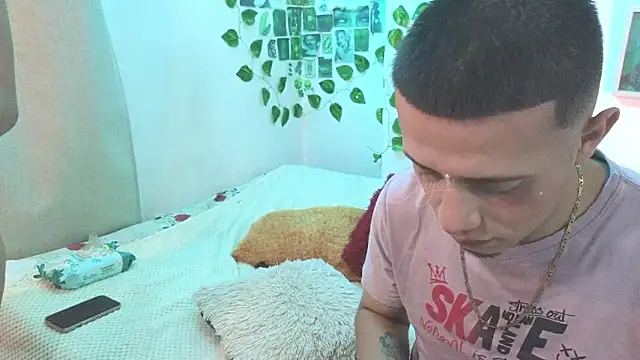 DayandDesire online show from March 30, 4:58 am