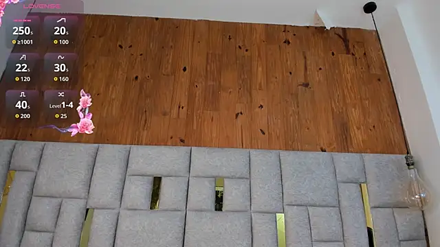 camilaa smith  online show from April 7, 8:21 pm