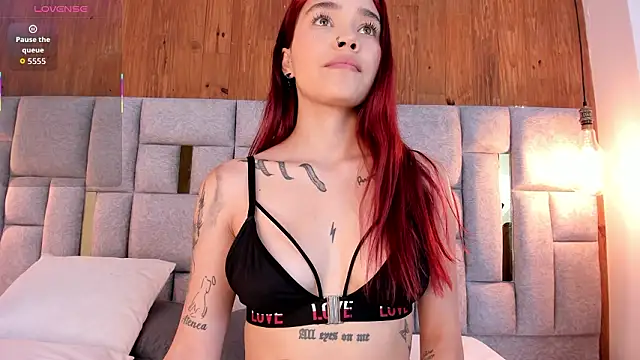 camilaa smith  online show from February 28, 8:08 pm