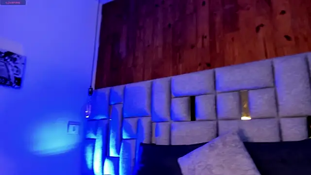 camilaa smith  online show from April 9, 8:04 pm