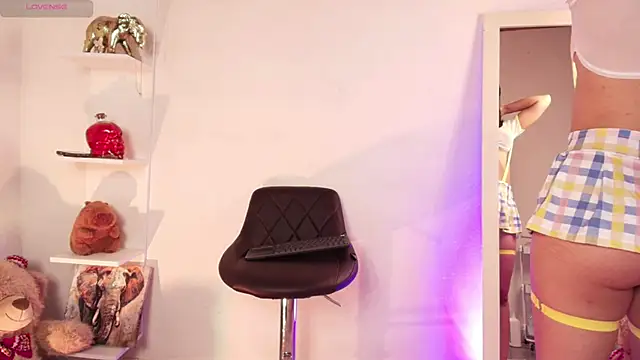 ema parkerr online show from April 12, 10:57 pm