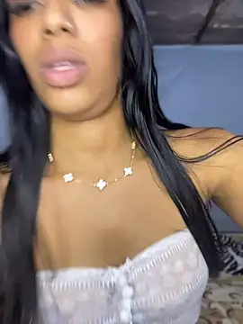 FlorSalvaje  online show from May 10, 1:42 am