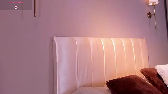 Agata Laurent  online show from March 9, 5:00 am